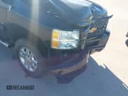 ✅ 2014 Chevrolet Silverado 2500HD High Country • VIN: 1GC1KXEG7EF172401 • Lot: 43634524. Wystawiony na IAAI z przebiegiem 171 448 mil. Bezpłatny archiwum sprzedaży aukcyjnych z USA i szczegółowy raport historii pojazdu na DreamBid. Zdjęcie 6.