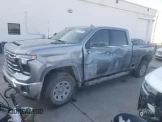 2024 Chevrolet Silverado 3500HD LTZ с VIN 2GC4YUEYXR1174613, выставлен на аукционе Copart как лот 83714764 с пробегом 7 123 миль миль и Списание • Salvage title. История ставок и продаж доступна на DreamBid. Изображение 1.