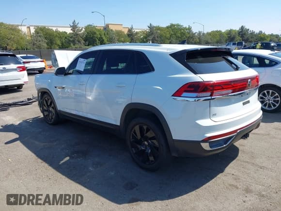 ✅ 2024 Volkswagen Atlas SE • VIN: 1V2KE2CA2RC200205 • Lot: 43342374. Listed on IAAI with 51,099 mi. Free auction sales archive from the USA and detailed vehicle history report at DreamBid. Image 3.