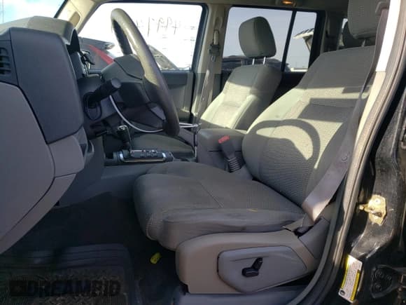 ✅ 2006 Jeep Commander • VIN: 1J8HH48K46C289215 • Lot: 49974164. Listed on Copart with 262,499 mi. Free auction sales archive from the USA and detailed vehicle history report at DreamBid. Image 7.