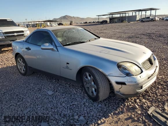 ✅ 1998 Mercedes-Benz SLK 230/320 • VIN: WDBKK47F5WF073700 • Lot: 66996724. Wystawiony na Copart z przebiegiem 131 182 mil. Bezpłatny archiwum sprzedaży aukcyjnych z USA i szczegółowy raport historii pojazdu na DreamBid. Zdjęcie 4.