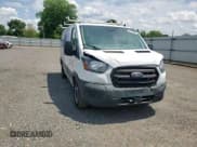 ✅ 2020 Ford Transit Cargo • VIN: 1FTBR1Y84LKB28765 • Lot: 60190535. Wystawiony na Copart z przebiegiem 62 481 mil. Bezpłatny archiwum sprzedaży aukcyjnych z USA i szczegółowy raport historii pojazdu na DreamBid. Zdjęcie 13.