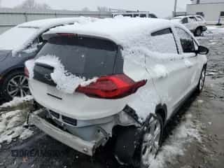 2020 Chevrolet Bolt EV LT z VIN 1G1FY6S02L4145694, wystawiony jako Copart lot #42315724 z przebiegiem 69 456 mil mil oraz . Historia ofert i sprzedaży dostępna na DreamBid. Obrazek 3.