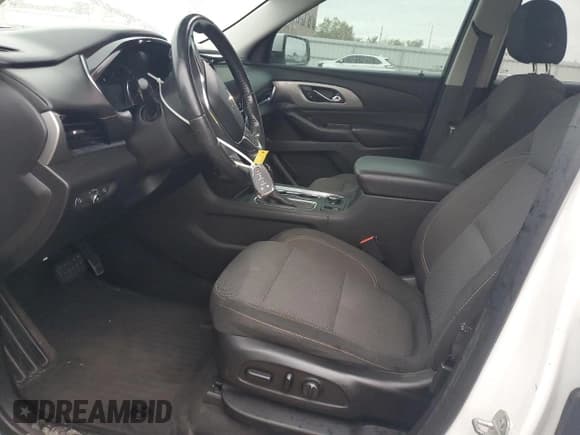 ✅ 2019 Chevrolet Traverse LT Cloth • VIN: 1GNEVGKW6KJ248713 • Lot: 89892115. Wystawiony na Copart z przebiegiem 240 816 mil. Bezpłatny archiwum sprzedaży aukcyjnych z USA i szczegółowy raport historii pojazdu na DreamBid. Zdjęcie 7.