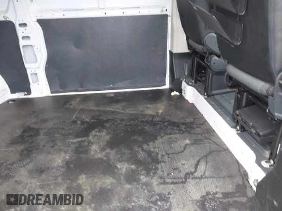 ✅ 2021 Ram ProMaster Cargo • VIN: 3C6LRVAG9ME575889 • Lot: 43710794. Wystawiony na IAAI z przebiegiem 46 500 mil. Bezpłatny archiwum sprzedaży aukcyjnych z USA i szczegółowy raport historii pojazdu na DreamBid. Zdjęcie 7.