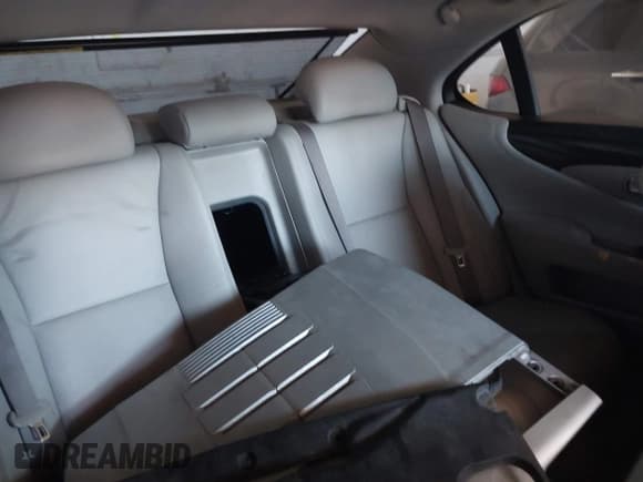 ✅ 2008 Lexus LS 460 • VIN: JTHBL46FX85057659 • Lot: 42205064. Listed on IAAI with 241,470 mi. Free auction sales archive from the USA and detailed vehicle history report at DreamBid. Image 8.