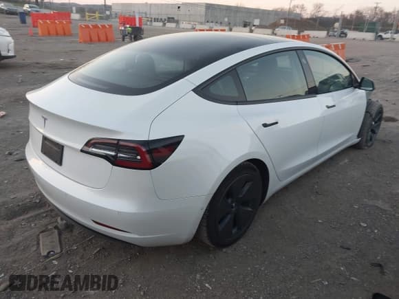 ✅ 2021 Tesla Model 3 Standard Range Plus • VIN: 5YJ3E1EA4MF096275 • Lot: 43671088. Wystawiony na IAAI z przebiegiem 46 514 mil. Bezpłatny archiwum sprzedaży aukcyjnych z USA i szczegółowy raport historii pojazdu na DreamBid. Zdjęcie 4.