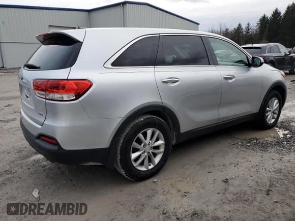 ✅ 2017 Kia Sorento LX • VIN: 5XYPG4A39HG250482 • Лот: 92989035. Опубликован ранее на Copart с пробегом 45 507 миль. Бесплатный доступ к архиву аукционных продаж из США и подробный отчёт об истории автомобиля на DreamBid. Изображение 3.