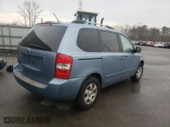 ✅ 2009 Kia Sedona • VIN: KNDMB133796281716 • Lot: 58398774. Listed on Copart with 250,680 mi. Free auction sales archive from the USA and detailed vehicle history report at DreamBid. Image 3.