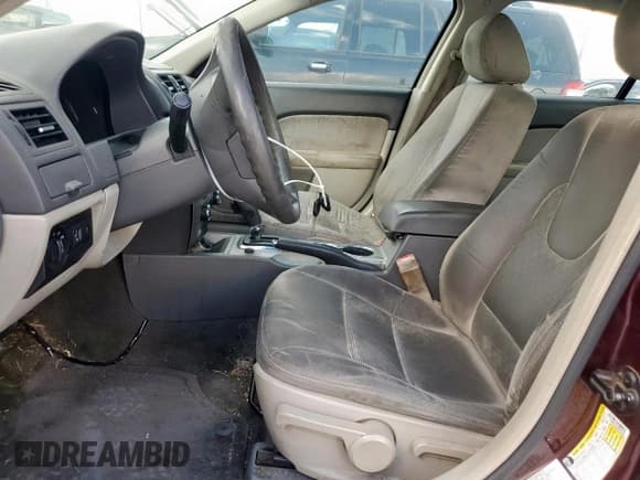 ✅ 2011 Ford Fusion S • VIN: 3FAHP0GA6BR291688 • Лот: 86793465. Опубликован ранее на Copart с пробегом 233 237 миль. Бесплатный доступ к архиву аукционных продаж из США и подробный отчёт об истории автомобиля на DreamBid. Изображение 7.