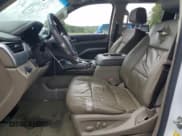 ✅ 2018 Chevrolet Suburban LT • VIN: 1GNSCHKC8JR216396 • Lot: 66121034. Wystawiony na Copart z przebiegiem 123 672 mil. Bezpłatny archiwum sprzedaży aukcyjnych z USA i szczegółowy raport historii pojazdu na DreamBid. Zdjęcie 7.