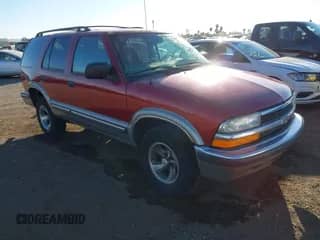 ✅ 1999 Chevrolet Blazer LT • VIN: 1GNCS13WXX2197052 • Лот: 40851811. Опубликован ранее на IAAI с пробегом 140 060 миль. Бесплатный доступ к архиву аукционных продаж из США и подробный отчёт об истории автомобиля на DreamBid. Изображение 1.
