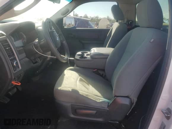 2017 Ram 1500 Tradesman z VIN 3C6JR6AG7HG791523, wystawiony jako Copart lot #71866985 z przebiegiem 182 795 mil mil oraz Szkoda całkowita • Salvage title. Historia ofert i sprzedaży dostępna na DreamBid. Obrazek 7.