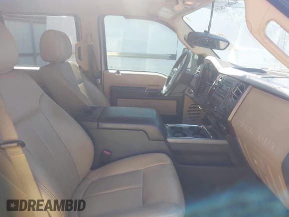 ✅ 2012 Ford F-250 XL • VIN: 1FT7W2B6XCEC41016 • Лот: 41680784. Опубликован ранее на IAAI с пробегом 107 209 миль. Бесплатный доступ к архиву аукционных продаж из США и подробный отчёт об истории автомобиля на DreamBid. Изображение 5.