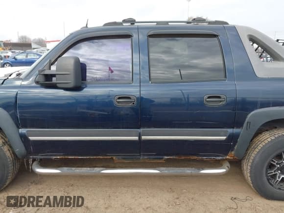 ✅ 2004 Chevrolet Avalanche Z71 • VIN: 3GNEK12T84G343452 • Lot: 43837108. Listed on IAAI with 164,828 mi. Free auction sales archive from the USA and detailed vehicle history report at DreamBid. Image 15.
