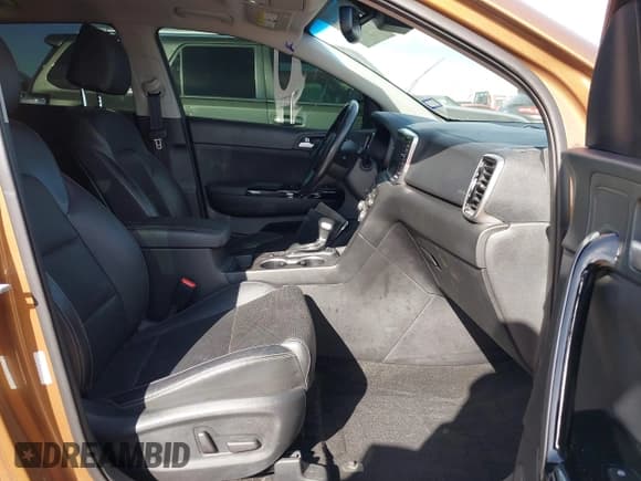 ✅ 2020 Kia Sportage EX • VIN: KNDPN3AC7L7637831 • Lot: 43258152. Wystawiony na IAAI z przebiegiem 76 553 mil. Bezpłatny archiwum sprzedaży aukcyjnych z USA i szczegółowy raport historii pojazdu na DreamBid. Zdjęcie 5.