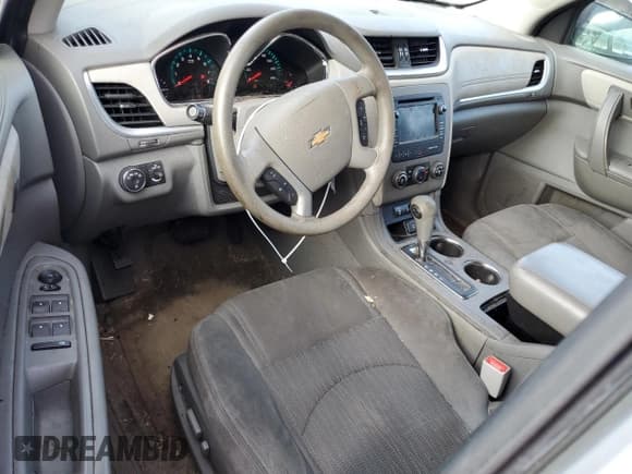 ✅ 2015 Chevrolet Traverse LS • VIN: 1GNKRFKD5FJ389360 • Lot: 61126225. Wystawiony na Copart z przebiegiem 191 537 mil. Bezpłatny archiwum sprzedaży aukcyjnych z USA i szczegółowy raport historii pojazdu na DreamBid. Zdjęcie 8.