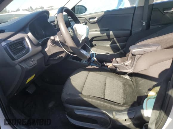 ✅ 2021 Kia Rio S • VIN: 3KPA25AD2ME376838 • Lot: 70719835. Wystawiony na Copart z przebiegiem 54 284 mil. Bezpłatny archiwum sprzedaży aukcyjnych z USA i szczegółowy raport historii pojazdu na DreamBid. Zdjęcie 7.