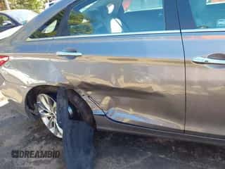 2013 Hyundai Sonata Limited с VIN 5NPEC4AC4DH577250, выставлен на аукционе IAAI как лот 43391556 с пробегом 117 760 миль миль и . История ставок и продаж доступна на DreamBid. Изображение 6.