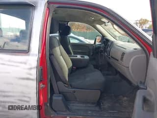 ✅ 2011 Chevrolet Silverado 1500 Work Truck • VIN: 1GCRKPE31BZ451787 • Lot: 43498785. Wystawiony na IAAI z przebiegiem 198 331 mil. Bezpłatny archiwum sprzedaży aukcyjnych z USA i szczegółowy raport historii pojazdu na DreamBid. Zdjęcie 5.