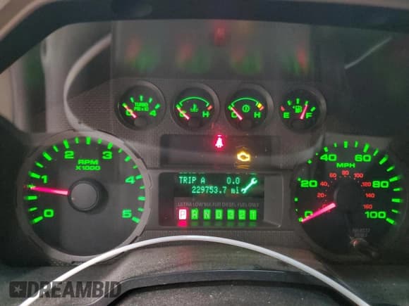 ✅ 2008 Ford F-250 XL • VIN: 1FTSW20R88EA89221 • Lot: 92243175. Wystawiony na Copart z przebiegiem 229 753 mil. Bezpłatny archiwum sprzedaży aukcyjnych z USA i szczegółowy raport historii pojazdu na DreamBid. Zdjęcie 9.