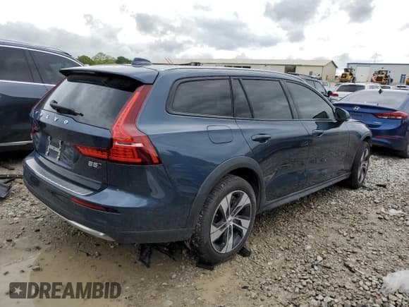 ✅ 2025 Volvo V60 Plus • VIN: YV4L12WK7S2146849 • Lot: 53140435. Listed on Copart with 11,527 mi. Free auction sales archive from the USA and detailed vehicle history report at DreamBid. Image 3.