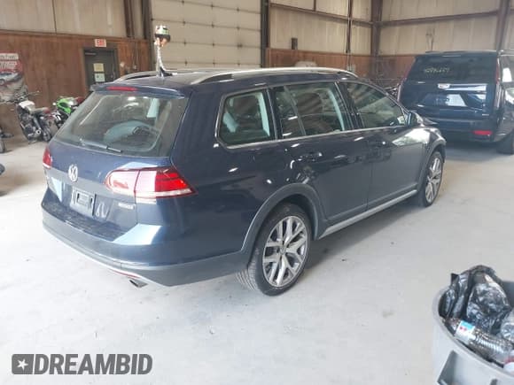 ✅ 2019 Volkswagen Golf S • VIN: 3VWH17AU6KM515754 • Lot: 42774524. Wystawiony na IAAI z przebiegiem 23 981 mil. Bezpłatny archiwum sprzedaży aukcyjnych z USA i szczegółowy raport historii pojazdu na DreamBid. Zdjęcie 4.