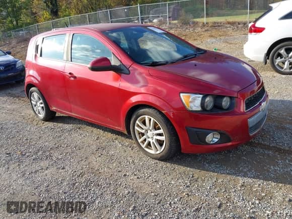 2013 Chevrolet Sonic LT с VIN 1G1JC6SH5D4244378, выставлен на аукционе IAAI как лот 43580064 с пробегом 138 252 миль миль и . История ставок и продаж доступна на DreamBid. Изображение 1.
