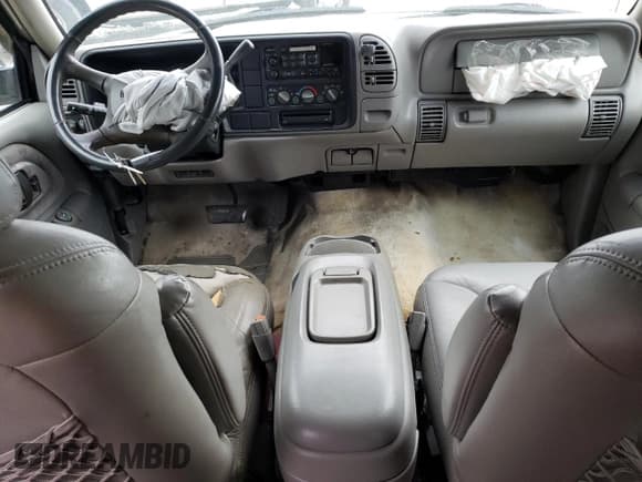 ✅ 1999 GMC Suburban • VIN: 3GKEC16R2XG501779 • Лот: 85028254. Опубликован ранее на Copart с пробегом 170 417 миль. Бесплатный доступ к архиву аукционных продаж из США и подробный отчёт об истории автомобиля на DreamBid. Изображение 8.