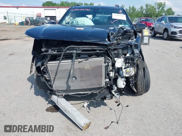 ✅ 2021 GMC Terrain SLT • VIN: 3GKALVEV4ML300585 • Lot: 42703642. Wystawiony na IAAI z przebiegiem 61 857 mil. Bezpłatny archiwum sprzedaży aukcyjnych z USA i szczegółowy raport historii pojazdu na DreamBid. Zdjęcie 6.