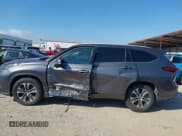 ✅ 2022 Toyota Highlander XLE • VIN: 5TDGZRAH3NS550567 • Lot: 43547231. Listed on IAAI with 84,319 mi. Free auction sales archive from the USA and detailed vehicle history report at DreamBid. Image 14.