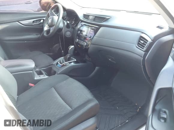 ✅ 2017 Nissan Rogue SV • VIN: KNMAT2MT6HP592082 • Lot: 43793189. Wystawiony na IAAI z przebiegiem 141 334 mil. Bezpłatny archiwum sprzedaży aukcyjnych z USA i szczegółowy raport historii pojazdu na DreamBid. Zdjęcie 5.