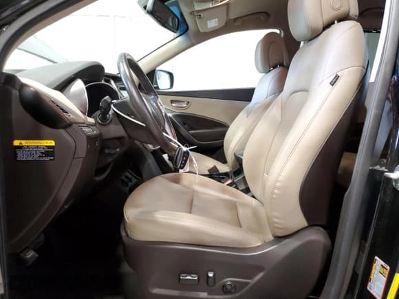 ✅ 2018 Hyundai Santa Fe 2.4L • VIN: 5NMZUDLB9JH076771 • Лот: 57292644. Опубликован ранее на Copart с пробегом 68 391 миль. Бесплатный доступ к архиву аукционных продаж из США и подробный отчёт об истории автомобиля на DreamBid. Изображение 7.