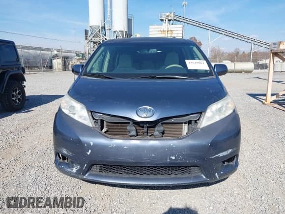 ✅ 2014 Toyota Sienna LE • VIN: 5TDKK3DC9ES510442 • Lot: 43649061. Listed on IAAI with 139,247 mi. Free auction sales archive from the USA and detailed vehicle history report at DreamBid. Image 12.