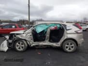 ✅ 2018 Ford Edge SE • VIN: 2FMPK4G9XJBB49841 • Lot: 43659850. Wystawiony na IAAI z przebiegiem Nie podano. Bezpłatny archiwum sprzedaży aukcyjnych z USA i szczegółowy raport historii pojazdu na DreamBid. Zdjęcie 13.