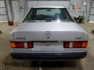 ✅ 1991 Mercedes-Benz 190 • VIN: WDBDA29D4MF824665 • Lot: 75293104. Wystawiony na Copart z przebiegiem 132 007 mil. Bezpłatny archiwum sprzedaży aukcyjnych z USA i szczegółowy raport historii pojazdu na DreamBid. Zdjęcie 6.