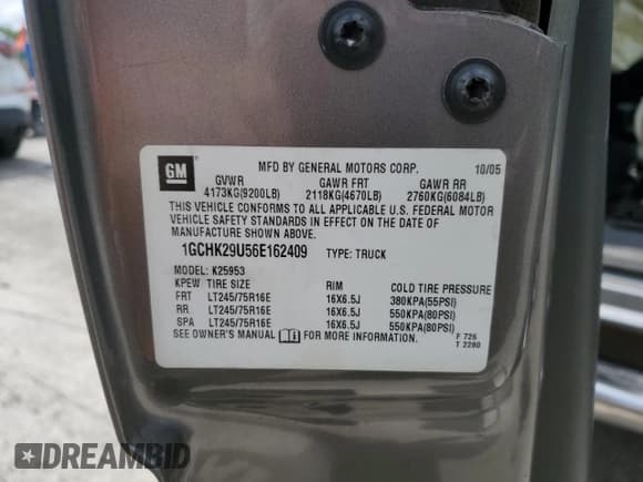 ✅ 2006 Chevrolet Silverado 2500HD Work Truck • VIN: 1GCHK29U56E162409 • Lot: 57626185. Wystawiony na Copart z przebiegiem 147 922 mil. Bezpłatny archiwum sprzedaży aukcyjnych z USA i szczegółowy raport historii pojazdu na DreamBid. Zdjęcie 12.