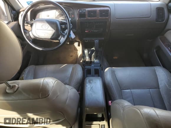 ✅ 1997 Toyota 4Runner Limited • VIN: JT3HN87RXV0120598 • Lot: 84046235. Wystawiony na Copart z przebiegiem 198 959 mil. Bezpłatny archiwum sprzedaży aukcyjnych z USA i szczegółowy raport historii pojazdu na DreamBid. Zdjęcie 8.