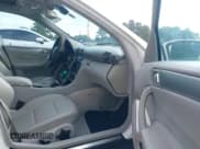 ✅ 2005 Mercedes-Benz C 230 Kompressor • VIN: WDBRF40J95F664371 • Lot: 42423721. Wystawiony na IAAI z przebiegiem 173 536 mil. Bezpłatny archiwum sprzedaży aukcyjnych z USA i szczegółowy raport historii pojazdu na DreamBid. Zdjęcie 5.