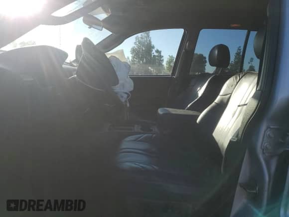 2004 Jeep Grand Cherokee Laredo с VIN 1J4GX48S54C385240, выставлен на аукционе Copart как лот 86716575 с пробегом 131 190 миль миль и Списание • Salvage title. История ставок и продаж доступна на DreamBid. Изображение 7.