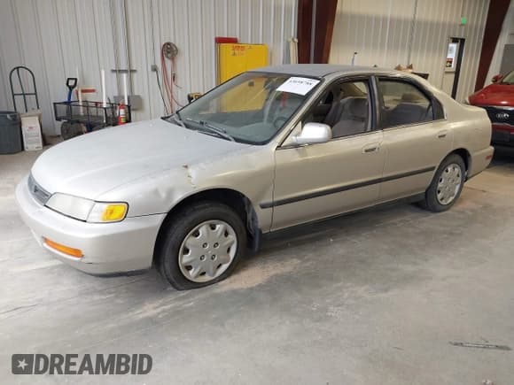 ✅ 1997 Honda Accord LX • VIN: 1HGCD5636VA022748 • Лот: 43698788. Опубликован ранее на IAAI с пробегом 192 424 миль. Бесплатный доступ к архиву аукционных продаж из США и подробный отчёт об истории автомобиля на DreamBid. Изображение 2.