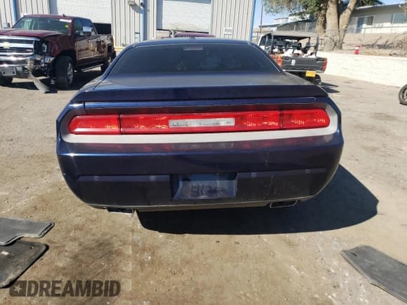 ✅ 2014 Dodge Challenger SXT • VIN: 2C3CDYAG6EH251298 • Lot: 68523034. Wystawiony na Copart z przebiegiem Nie podano. Bezpłatny archiwum sprzedaży aukcyjnych z USA i szczegółowy raport historii pojazdu na DreamBid. Zdjęcie 6.