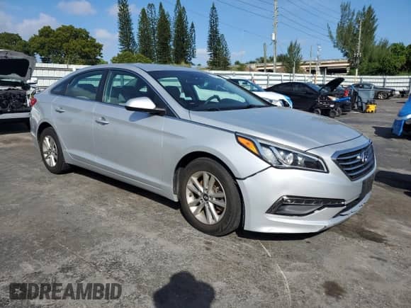 2015 Hyundai Sonata SE with VIN 5NPE24AFXFH198365, listed as a Copart auction lot 90492475 with 116,839 mi miles and Salvage title. Bid and sale history available at DreamBid. Image 4.