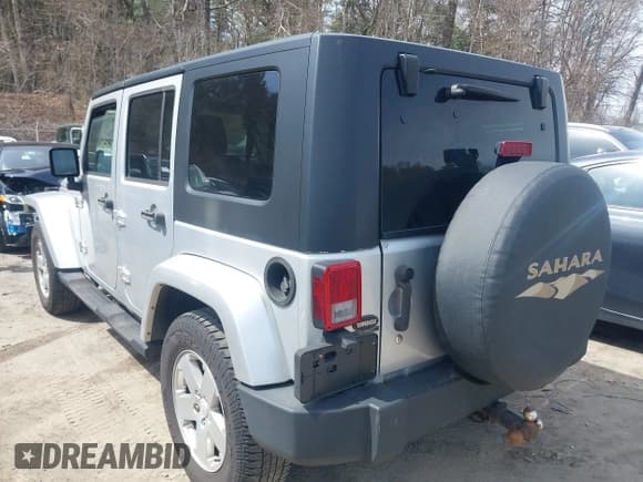 ✅ 2007 Jeep Wrangler Unlimited Sahara • VIN: 1J4GA59167L195254 • Lot: 41945934. Listed on IAAI with 252,496 mi. Free auction sales archive from the USA and detailed vehicle history report at DreamBid. Image 3.