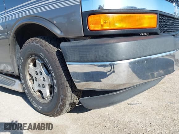 ✅ 2004 Chevrolet Express Passenger • VIN: 1GBFG15T341149179 • Lot: 41964604. Listed on IAAI with 179,725 mi. Free auction sales archive from the USA and detailed vehicle history report at DreamBid. Image 6.