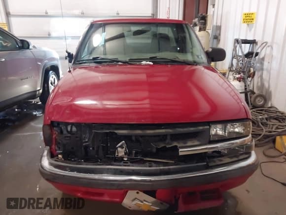 ✅ 2002 Chevrolet S-10 LS • VIN: 1GCCS19W428193679 • Лот: 41388582. Опубликован ранее на IAAI с пробегом 122 880 миль. Бесплатный доступ к архиву аукционных продаж из США и подробный отчёт об истории автомобиля на DreamBid. Изображение 12.
