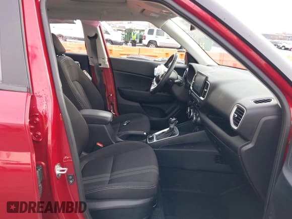 ✅ 2024 Hyundai Venue SEL • VIN: KMHRC8A3XRU303293 • Lot: 41188228. Listed on IAAI with 15,078 mi. Free auction sales archive from the USA and detailed vehicle history report at DreamBid. Image 5.