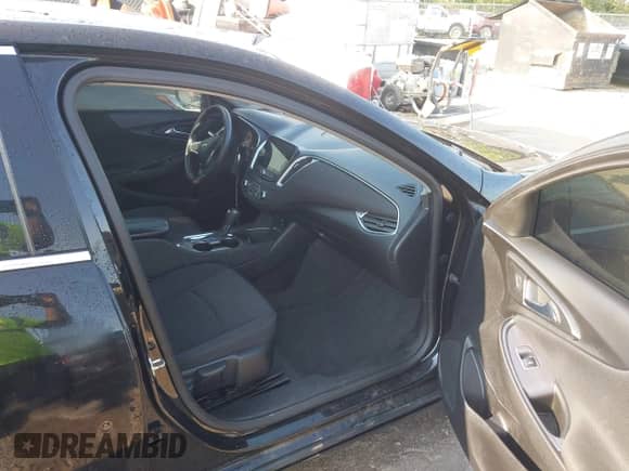 2020 Chevrolet Malibu LT с VIN 1G1ZD5ST8LF013251, выставлен на аукционе IAAI как лот 43181499 с пробегом 95 705 миль миль и . История ставок и продаж доступна на DreamBid. Изображение 5.