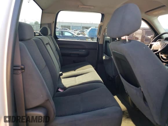 ✅ 2007 Chevrolet Silverado 2500HD 1LT • VIN: 1GCHK23K87F514532 • Лот: 66317305. Опубликован ранее на Copart с пробегом 124 297 миль. Бесплатный доступ к архиву аукционных продаж из США и подробный отчёт об истории автомобиля на DreamBid. Изображение 10.