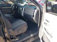 ✅ 2009 Dodge 1500 Laramie • VIN: 1D3HB18T19S722569 • Lot: 42122772. Wystawiony na IAAI z przebiegiem 118 557 mil. Bezpłatny archiwum sprzedaży aukcyjnych z USA i szczegółowy raport historii pojazdu na DreamBid. Zdjęcie 5.